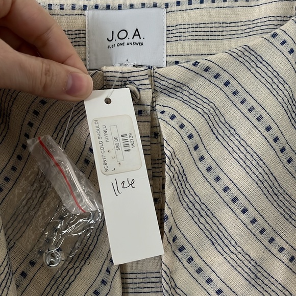 NWT J.O.A. Cold Shoulder Dress in Ivory & Blue | Revolve - Picture 10 of 12